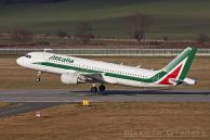 A_320-216_EI-DTA_Alitalia03.jpg