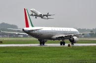 A_321-112_EI-IXI_Alitalia_03.jpg