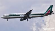 A_321-112_EI-IXZ_Alitalia02~0.jpg