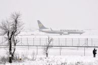 B_737-8ASWL_EI-DLX_Ryanair01.jpg