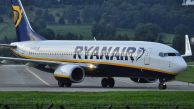 B_737-8ASWL_EI-EFS_Ryanair02.jpg
