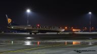 B_737-8ASWL_EI-EFZ_Ryanair03.jpg