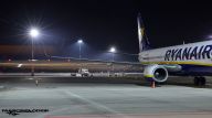 B_737-8AS_EI-DWI_Ryanair_01.jpg