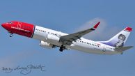 B_737-8JPWL_LN-DYS_Norwegian01.jpg
