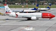 B_737-8MAX_SE-RTI_Norwegian02.jpg