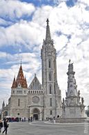 BudapesztKosciolSwMaciejaIStatuaTrojcySwietej01.jpg