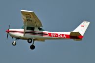 Cessna_152_SP-OLA_00.jpg