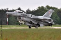 F-16CJ-522B_Jastrzab_PolAF_4075_32BLT_01.jpg