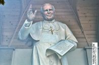Figura_JanaPawlaII_KalwariaZebrzydowska01.jpg