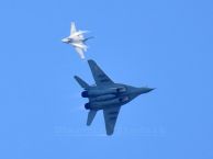 Mig-29A_Fulcrum_-_F-16CJ_Jastrzab_PolAF_01.jpg