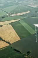 Ziemia_z_Nieba_NiemcySchwanebeckPolaiFarmyWiatrowe201001.jpg