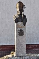 pomnik_Jana_Pawla_II_Kielce01.jpg